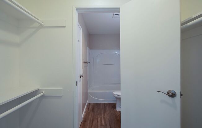 1 bed, 1 bath, 704 sqft, $1,995, Unit B-27