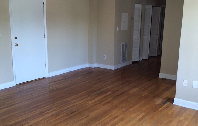 *ONE MONTH FREE!  Charming Historic Apartments Steps from Piedmont Park
