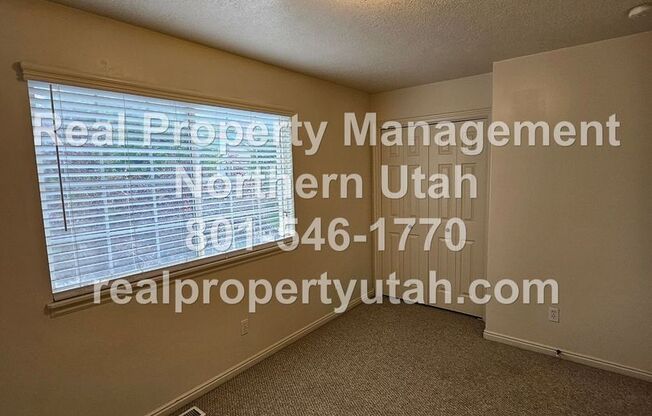 3 beds, 2.5 baths, $1,800