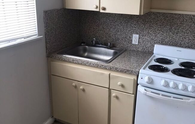 Cozy 1-Bedroom Apartments in a Charming 10-Unit Complex