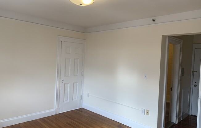 Studio, 1 bath, 350 sqft, $1,500, Unit 84