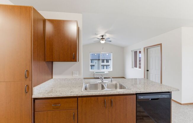 2 beds, 2 baths, 952 sqft, $1,595, Unit 1913-201