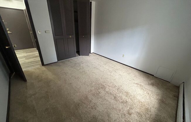 1 bed, 1 bath, $995, Unit 141