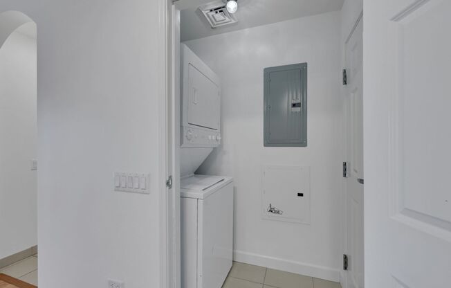1 bed, 1 bath, $2,000, Unit # 3503