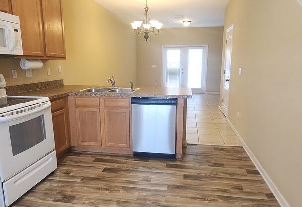 HALF MONTHS RENT FREE -Beautiful 2 Bedroom2.5 Bath Townhome in the Community of Paloma St Augustine