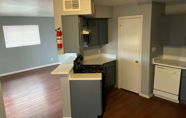 2 beds, 2 baths, $1,200, Unit 8923-B