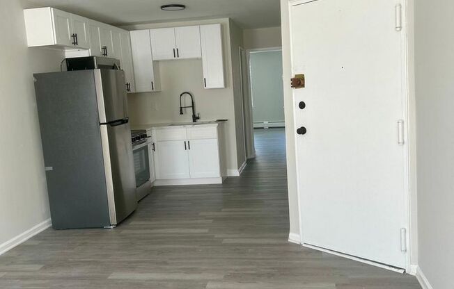 ONE MONTH FREE - Modern 1 BED Living in Guttenberg's Finest! (NO BROKER FEE!)