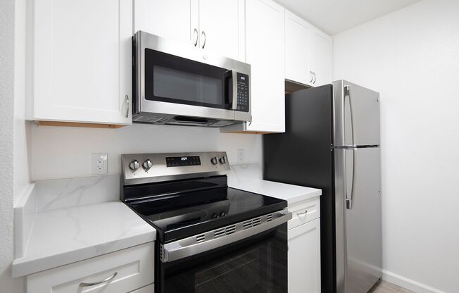 2 beds, 2 baths, 965 sqft, $2,995, Unit 316