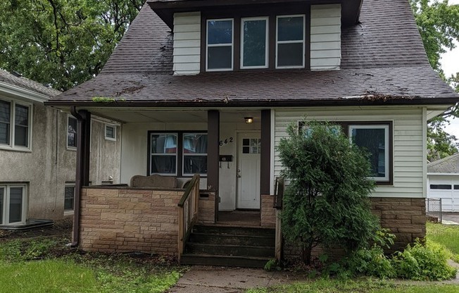 1642 MARSHALL AVE