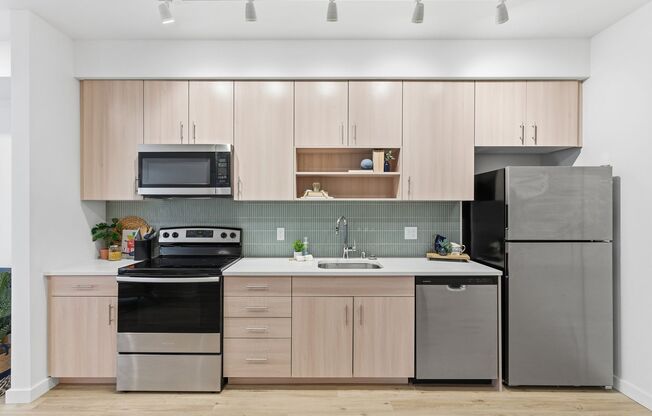 1 bed, 1 bath, 653 sqft, $1,450, Unit 210