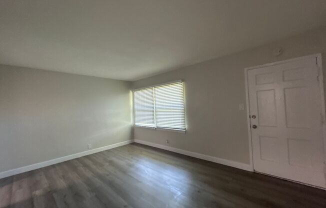 1133 LOCUST AVE LONG BEACH, CA 90813-3262