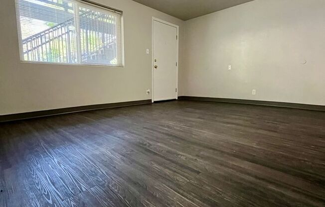 (DUP)  Studio Apartment - Close to Campus