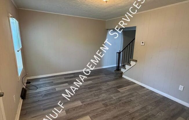 506 FARNSWORTH AVE