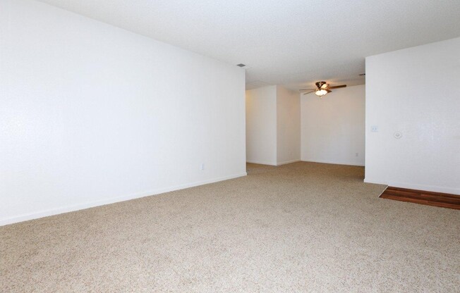 2 beds, 2 baths, 930 sqft, $1,825, Unit 32