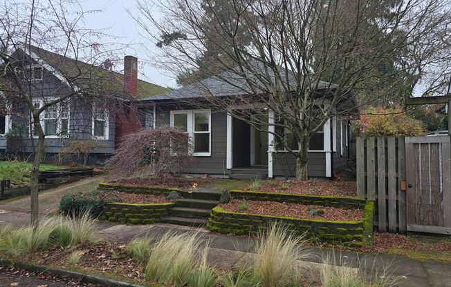 Charming 2 Bed, 1 Bath Home for Rent!