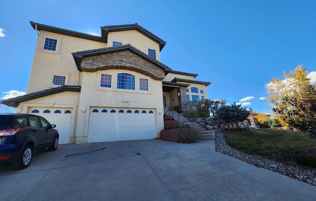 Immaculate 6 Bed, 6 Bath Home In Gleneagle!!!