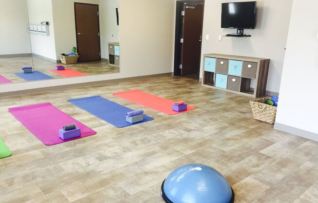 3 beds, 2 baths, 1,330 sqft, $1,865, Unit 3201