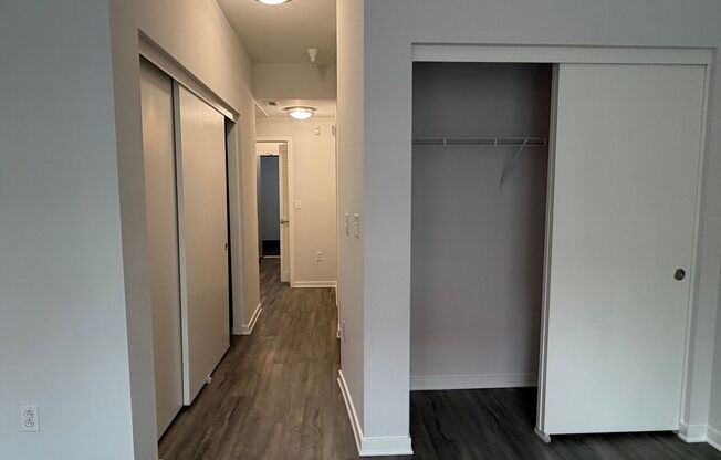 1 bed, 1.5 baths, 889 sqft, $2,740, Unit 256