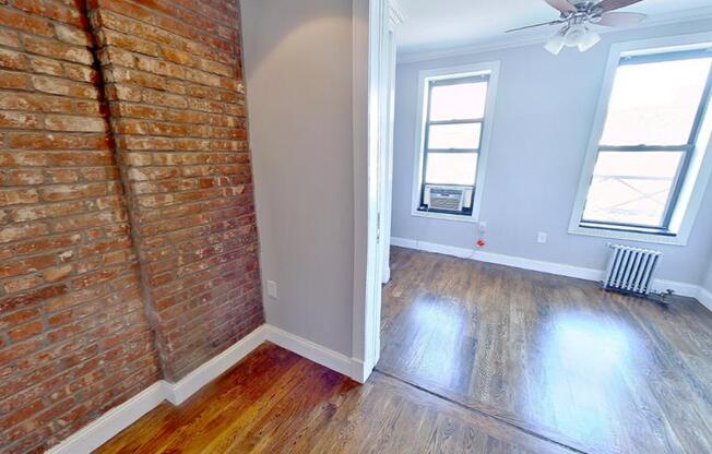 2 beds, 1 bath, $4,495, Unit 4D