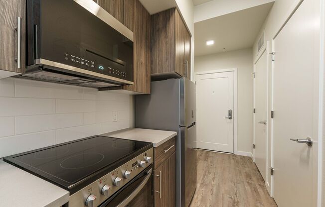 Studio, 1 bath, 345 sqft, $1,225, Unit 303