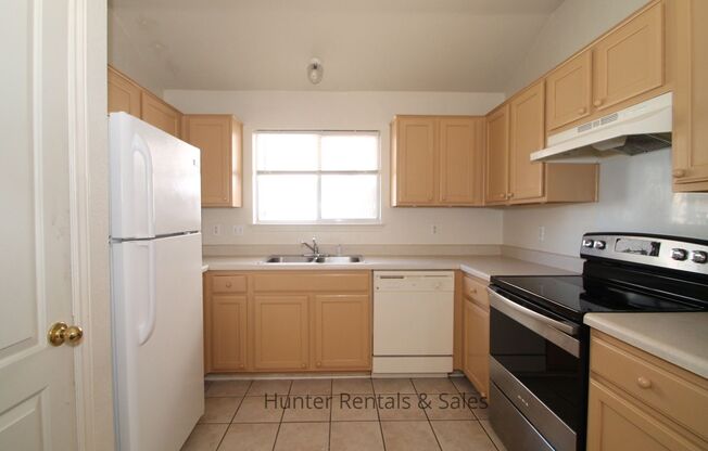 3 beds, 2 baths, $1,325