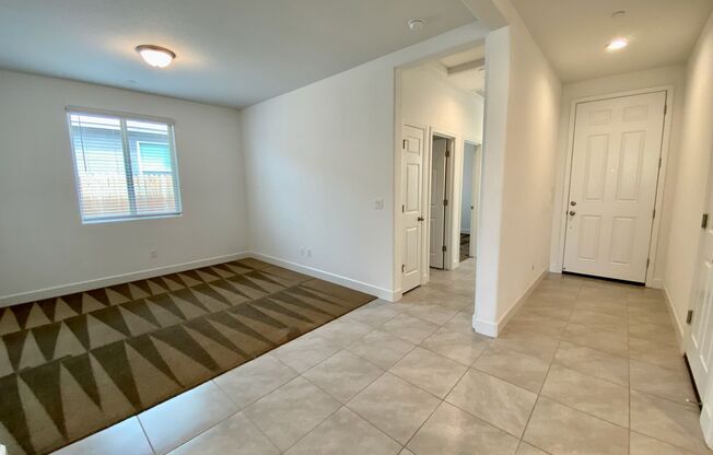 ONE Month Free Rent $2,295 Barstow & Leonard, 3 Bdrm + Office,  Solar Panels, Gated Community - Jesse Ln, Clovis