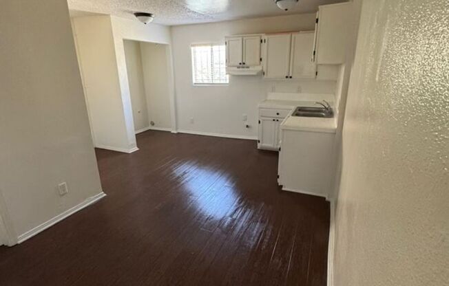 1 bed, 1 bath, $2,096, Unit 119