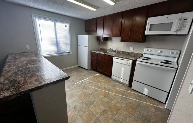 1 bed, 1 bath, 634 sqft, $899, Unit 5656 UD