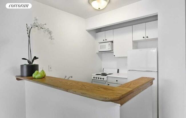 Studio, 1 bath, $3,795, Unit 18E