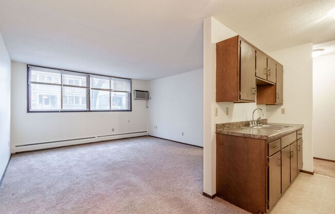 2 beds, 1 bath, 850 sqft, $1,225, Unit 103