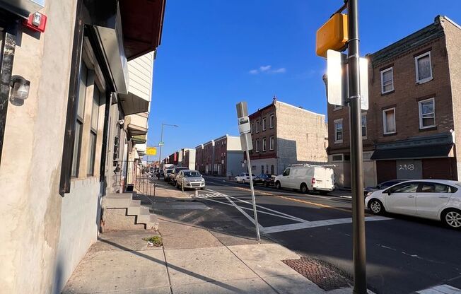 Studio, 1 bath, $1,000, Unit 1st Floor Front Commerical
