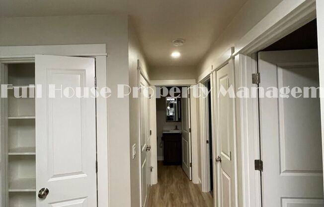 2 beds, 1 bath, 800 sqft, $1,295, Unit 104