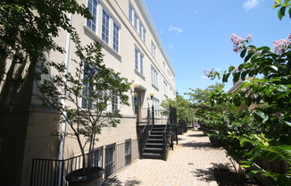 525 G Street SE