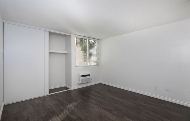 2 beds, 1.5 baths, 885 sqft, $2,350, Unit 067