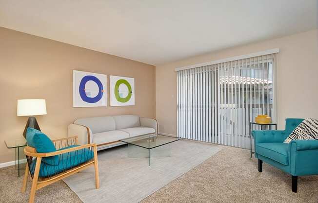 Living Room at Wilbur Oaks Apartments, Thousand Oaks, CA