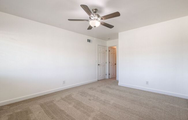 3 beds, 2.5 baths, 1,130 sqft, $3,195, Unit 44