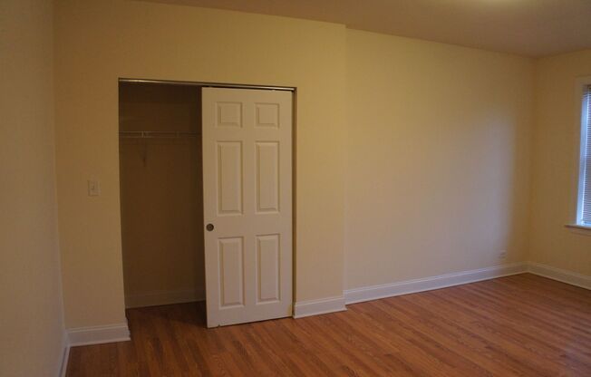 Studio, 1 bath, 342 sqft, $1,295, Unit 105