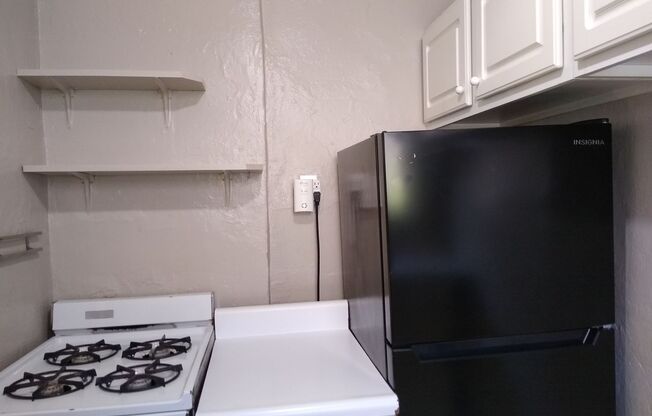 1 bed, 1 bath, 550 sqft, $1,050, Unit Apt 8