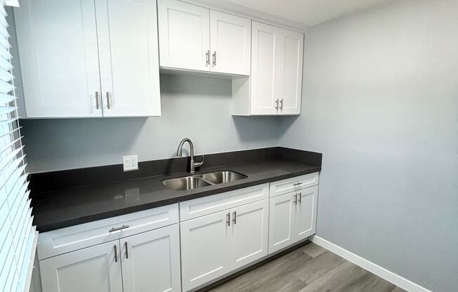 2 beds, 1 bath, $2,325, Unit 04