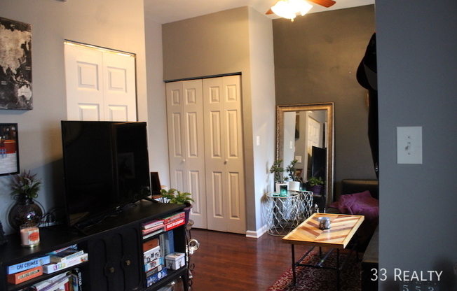 1402 N. Greenview