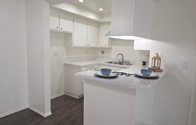 1 bed, 1 bath, 713 sqft, $2,075, Unit A124