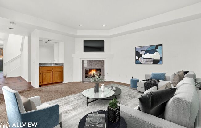Spacious Coastal Condo with Rooftop Ocean Views in Pacific Beach