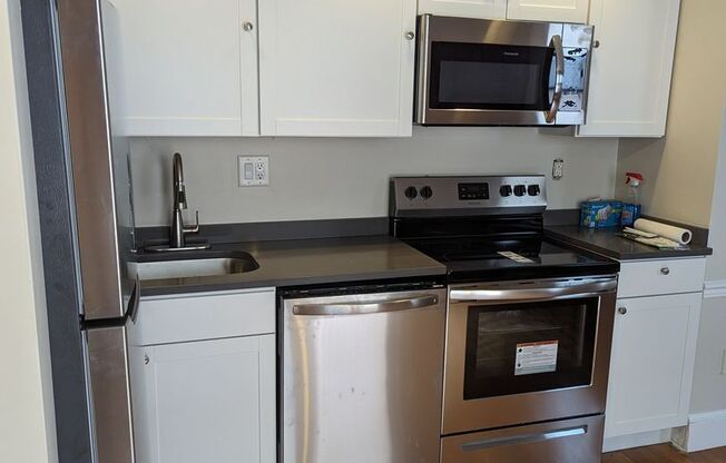 September 1 Brighton Cleveland Circle 2 bedroom for 9/1!