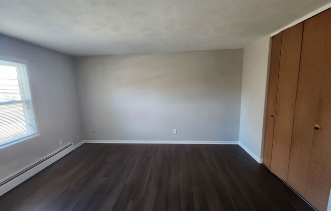 1 bed, 1 bath, $750, Unit Apt 8