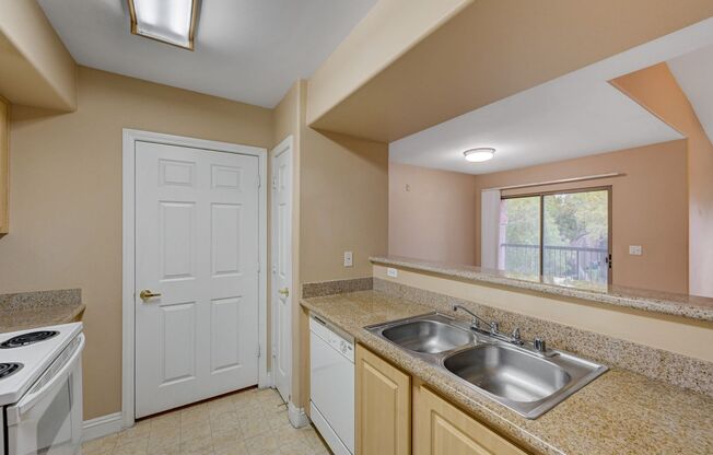 2 beds, 2 baths, 1,036 sqft, $1,500, Unit Badura Ave W. 8000 #2082