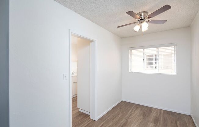 2 beds, 1 bath, 921 sqft, $2,595, Unit 203