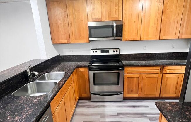 2 beds, 2.5 baths, 1,123 sqft, $1,995, Unit C-231