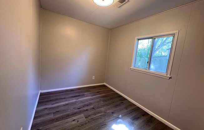 2 beds, 1 bath, $1,400