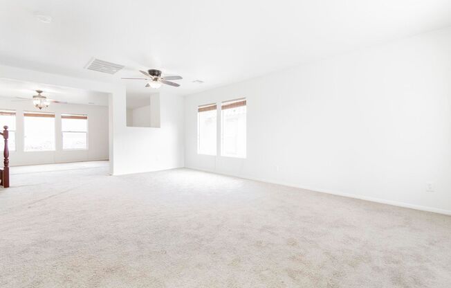 Huge 4 bedroom, 2.5 bath house in Summerlin!