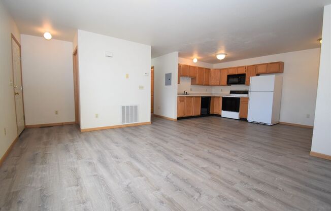 Beautiful 2 bedroom apartment with attached garage!